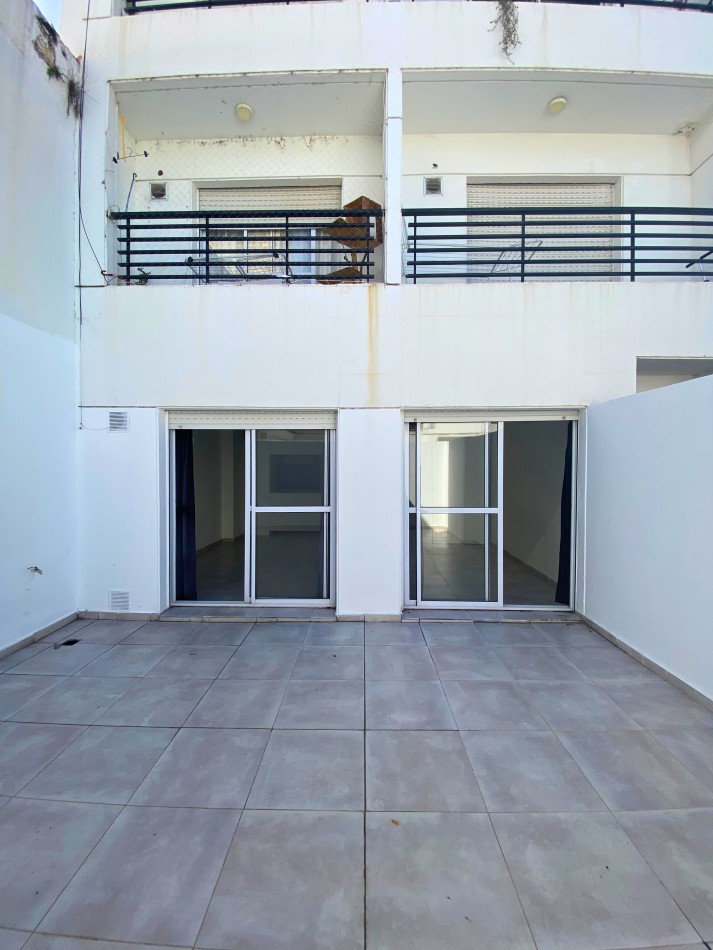 Venta | Departamento con Enorme Patio Privado | Italia 1546