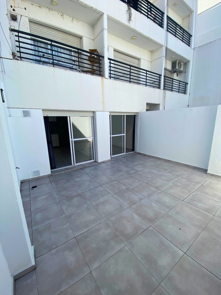 Venta | Departamento con Enorme Patio Privado | Italia 1546