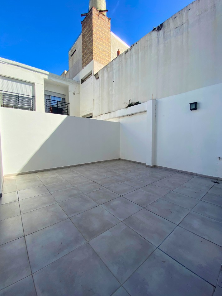 Venta | Departamento con Enorme Patio Privado | Italia 1546