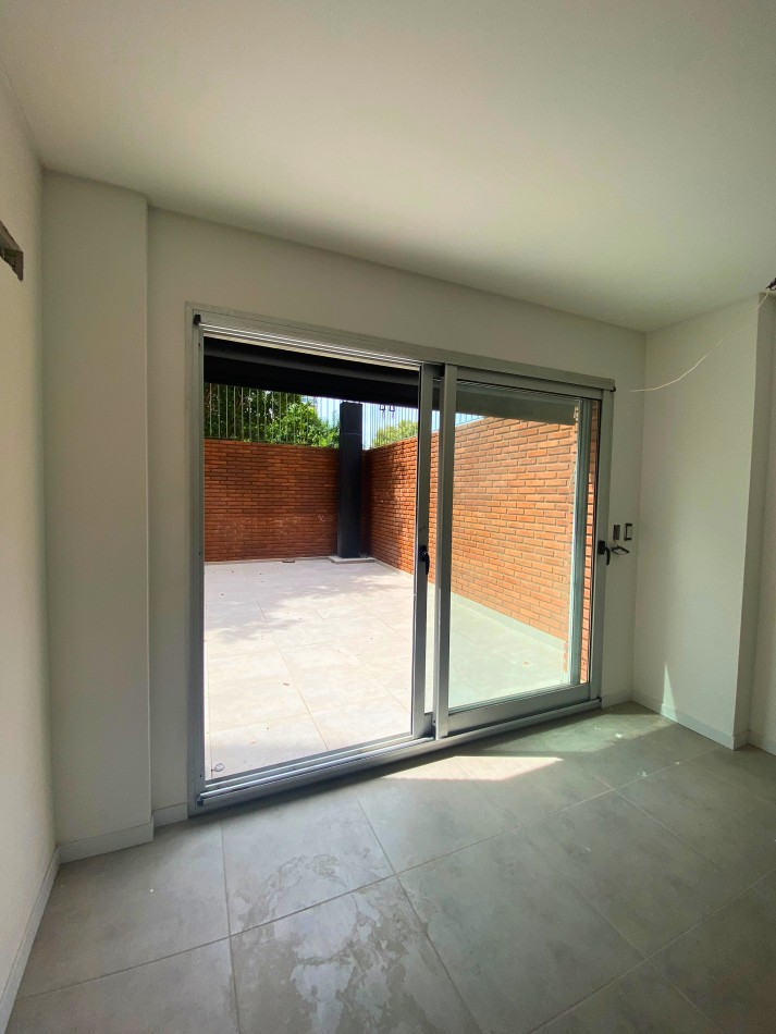 Venta | Departamento 1 Dormitorio con Enorme Patio Exclusivo con Parrillero | Ov Lagos 1269