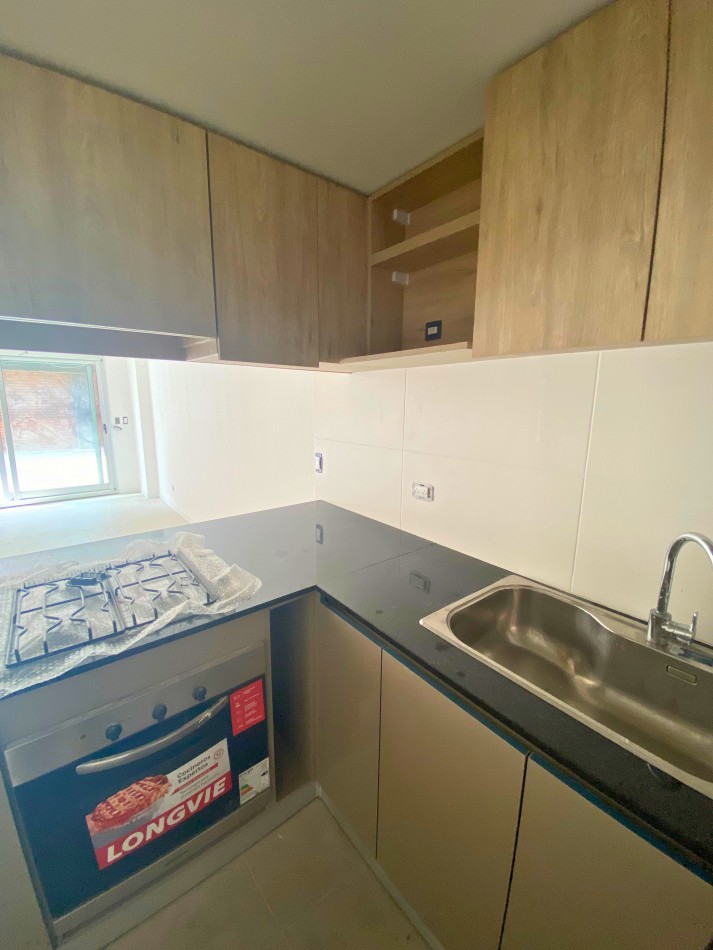 Venta | Departamento 1 Dormitorio con Enorme Patio Exclusivo con Parrillero | Ov Lagos 1269