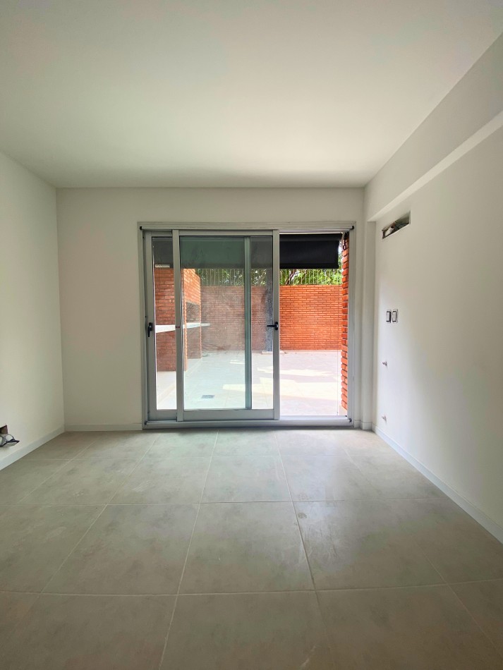 Venta | Departamento 1 Dormitorio con Enorme Patio Exclusivo con Parrillero | Ov Lagos 1269