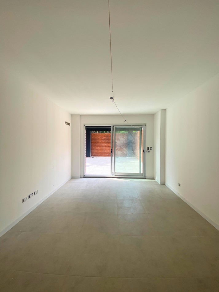 Venta | Departamento 1 Dormitorio con Enorme Patio Exclusivo con Parrillero | Ov Lagos 1269