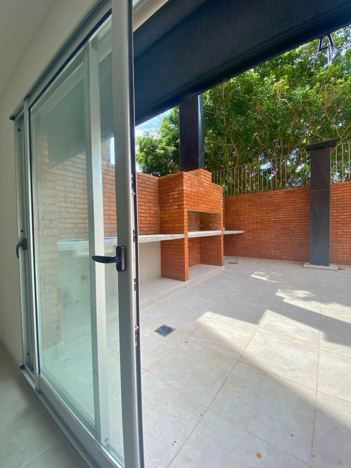 Venta | Departamento 1 Dormitorio con Enorme Patio Exclusivo con Parrillero | Ov Lagos 1269
