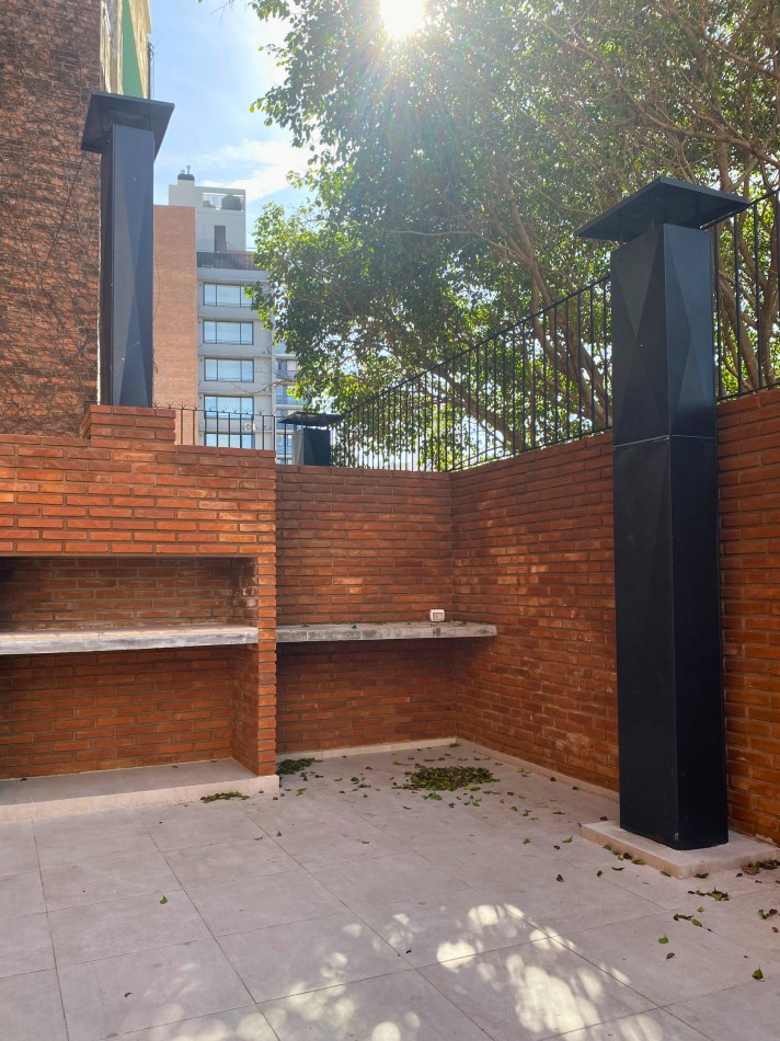 Venta | Departamento 1 Dormitorio con Enorme Patio Exclusivo con Parrillero | Ov Lagos 1269