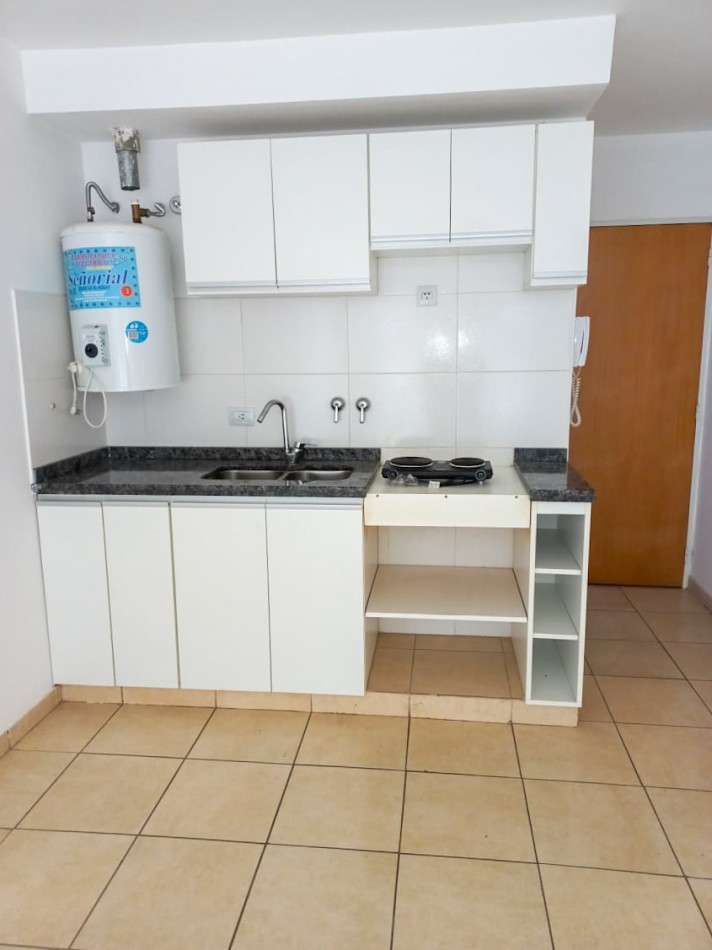 Alquiler | Monoambiente | Pres. Roca 620 piso 02-01