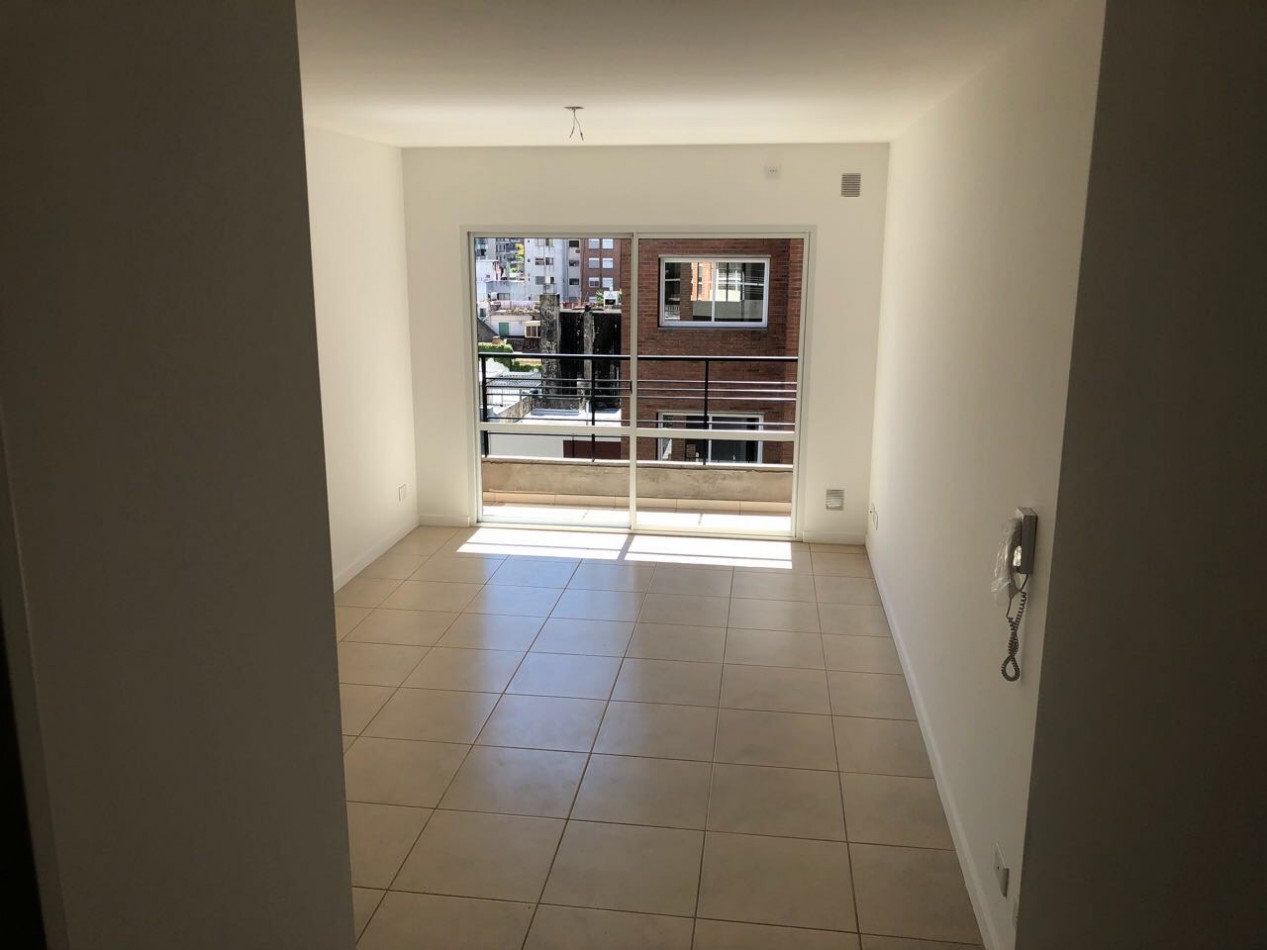 Alquiler | Monoambiente | Corrientes 1345