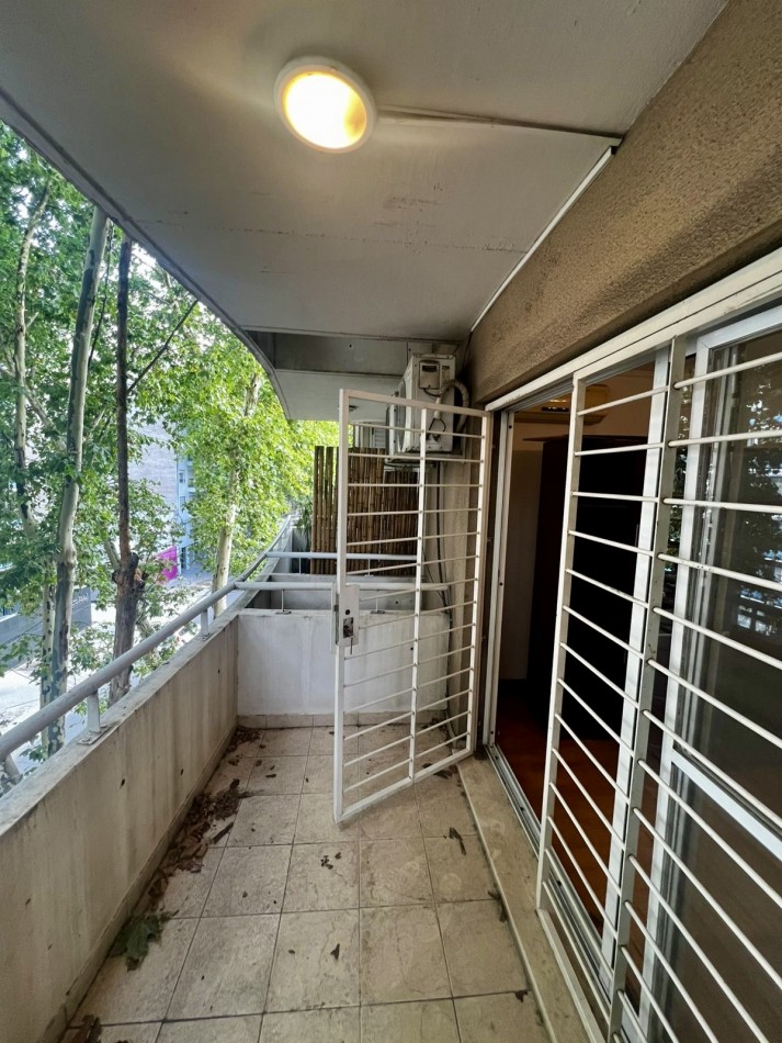 ALQUILER | 1 DORMITORIO CON COCHERA | SANTIAGO 832
