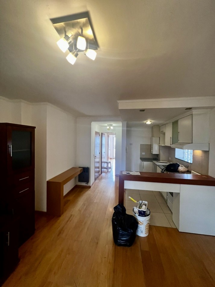 ALQUILER | 1 DORMITORIO CON COCHERA | SANTIAGO 832