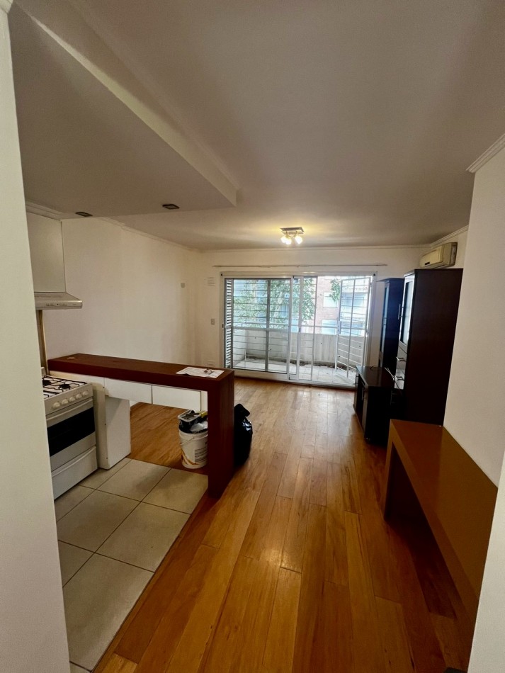 ALQUILER | 1 DORMITORIO CON COCHERA | SANTIAGO 832