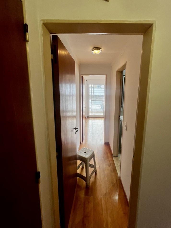 ALQUILER | 1 DORMITORIO CON COCHERA | SANTIAGO 832