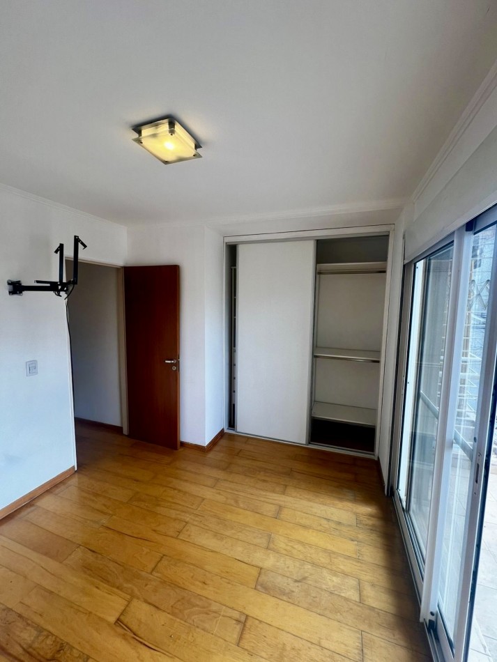 ALQUILER | 1 DORMITORIO CON COCHERA | SANTIAGO 832