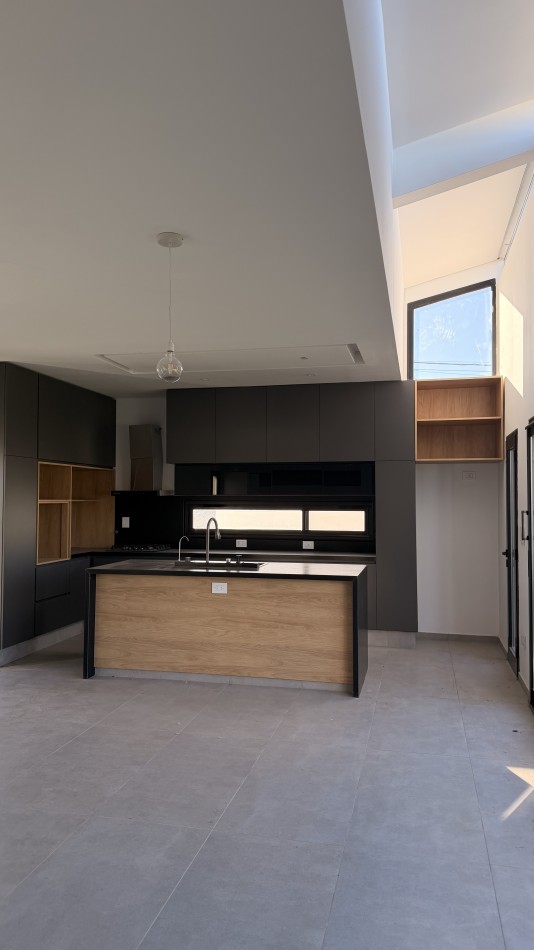 VENTA | VIVIENDA CON JARDIN | PUEBLO ESTHER