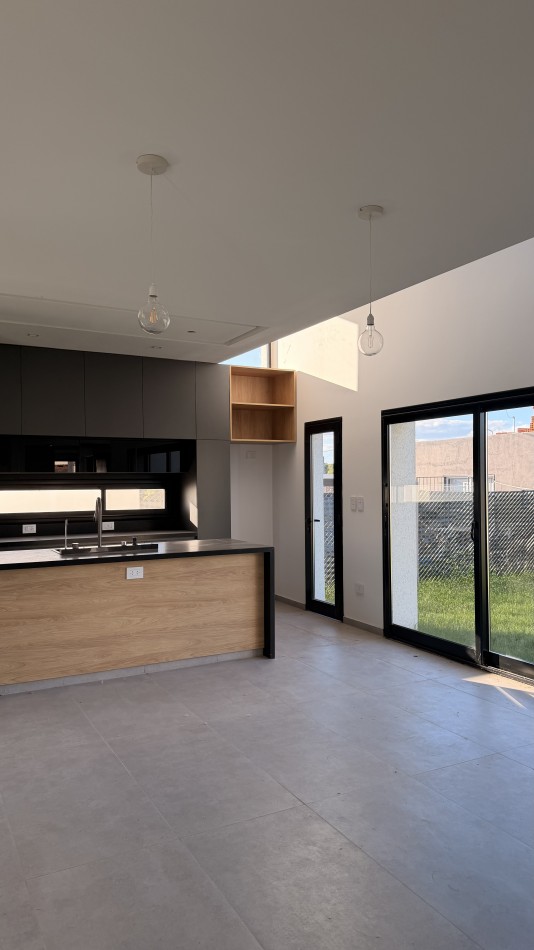 VENTA | VIVIENDA CON JARDIN | PUEBLO ESTHER