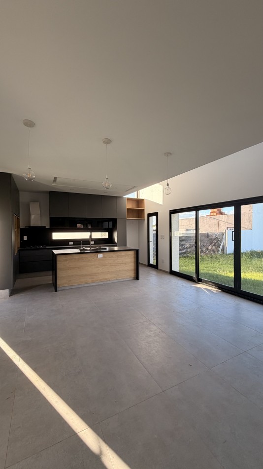 VENTA | VIVIENDA CON JARDIN | PUEBLO ESTHER