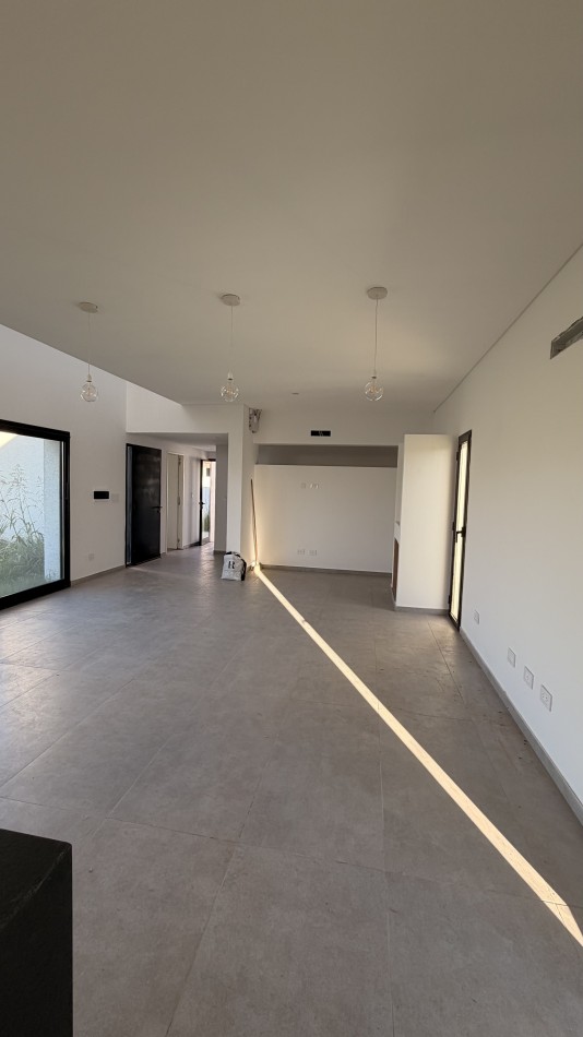 VENTA | VIVIENDA CON JARDIN | PUEBLO ESTHER