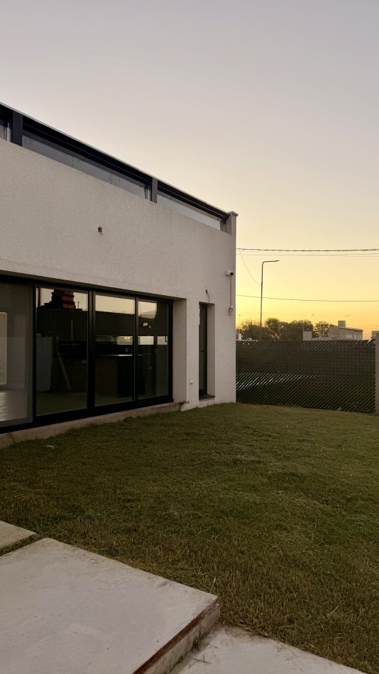 VENTA | VIVIENDA CON JARDIN | PUEBLO ESTHER