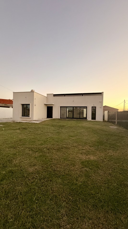 VENTA | VIVIENDA CON JARDIN | PUEBLO ESTHER