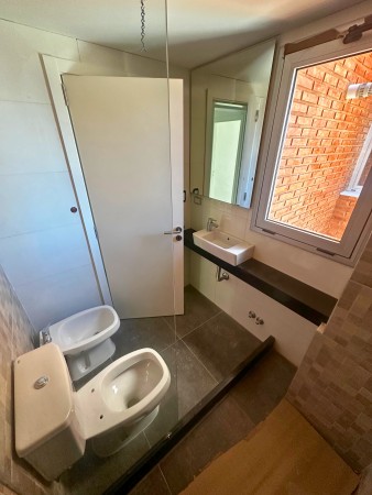 Venta | Semipiso 2 Dormitorios con Balcon y Parrillero | Ov Lagos 1261