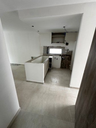 Oportunidad | 1 Dormitorio con Balcon en Venta | Suipacha 819