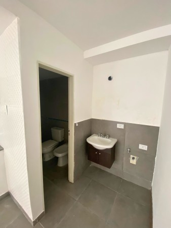 Venta | Monoambiente con patio | Suipacha 765