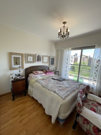 Venta Exclusiva: Piso de 2 Dormitorios con Vista a Plaza Lopez, Cochera y Amenities - Pasaje Storni 777, Rosario