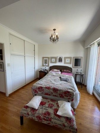 Venta Exclusiva: Piso de 2 Dormitorios con Vista a Plaza Lopez, Cochera y Amenities - Pasaje Storni 777, Rosario