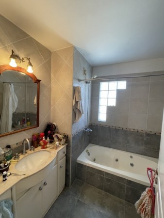 Venta Exclusiva: Piso de 2 Dormitorios con Vista a Plaza Lopez, Cochera y Amenities - Pasaje Storni 777, Rosario