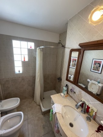 Venta Exclusiva: Piso de 2 Dormitorios con Vista a Plaza Lopez, Cochera y Amenities - Pasaje Storni 777, Rosario