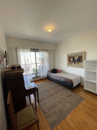 Venta Exclusiva: Piso de 2 Dormitorios con Vista a Plaza Lopez, Cochera y Amenities - Pasaje Storni 777, Rosario