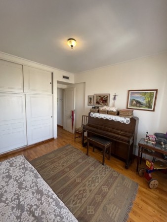 Venta Exclusiva: Piso de 2 Dormitorios con Vista a Plaza Lopez, Cochera y Amenities - Pasaje Storni 777, Rosario