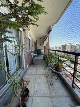 Venta Exclusiva: Piso de 2 Dormitorios con Vista a Plaza Lopez, Cochera y Amenities - Pasaje Storni 777, Rosario