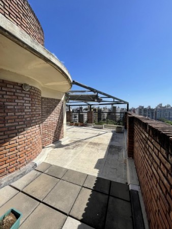 Venta Exclusiva: Piso de 2 Dormitorios con Vista a Plaza Lopez, Cochera y Amenities - Pasaje Storni 777, Rosario