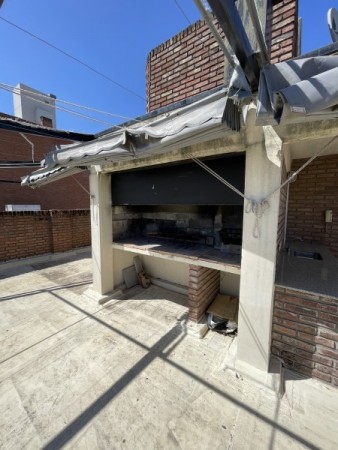 Venta Exclusiva: Piso de 2 Dormitorios con Vista a Plaza Lopez, Cochera y Amenities - Pasaje Storni 777, Rosario