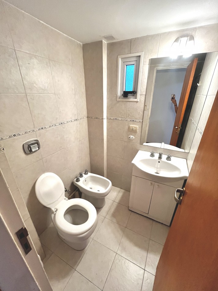 VENTA | 2 HABITACIONES + COMODIN | 3 DE FEBRERO 66